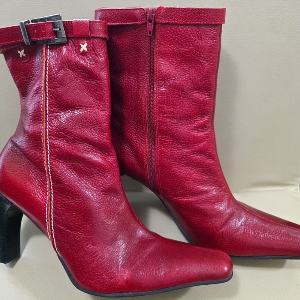 Pazzo Carda red ankle boots size 7